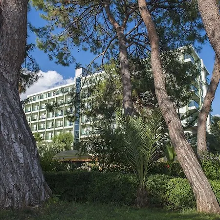 Incekum West Okurcalar